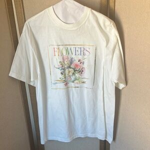 FINAL MARKDOWN White Graphic T-Shirt with Floral Design large